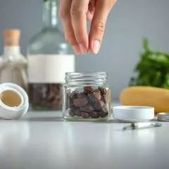 Как открыть банку с тугой крышкой: 8 проверенных методов