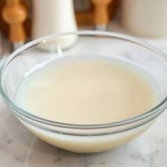 Сыворотка от творога: куда использовать