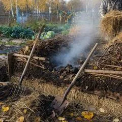 Как сделать теплую грядку осенью для огурцов весной