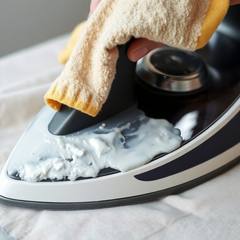Уход за утюгом: чем и как чистить подошву от пригара в домашних условиях